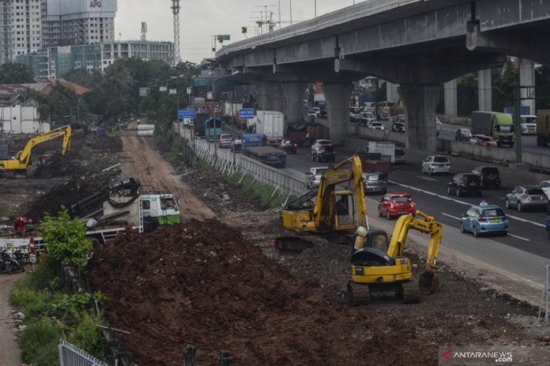 Proyek kereta cepat Jakarta-Bandung dihentikan sementara waktu