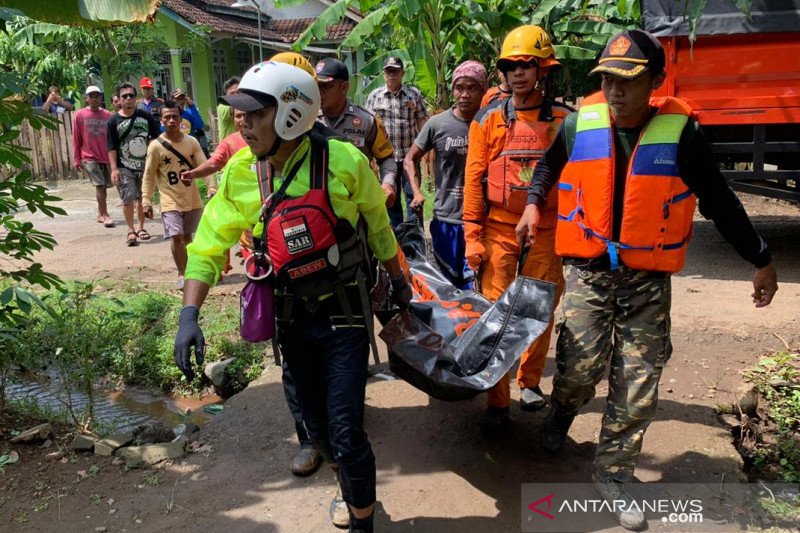 Seorang warga yang tenggelam di Sungai Ciputrahaji Ciamis ditemukan tewas