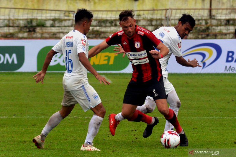 PERSIPURA MENANG ATAS PSIS SEMARANG