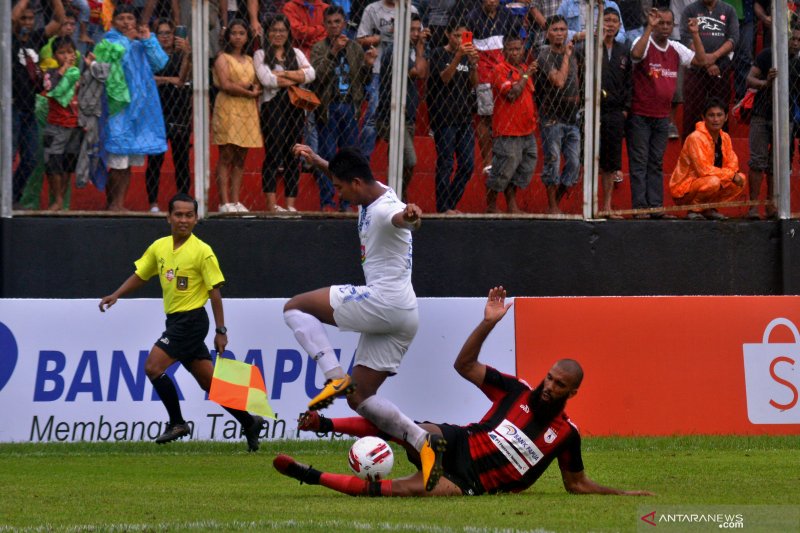 PERSIPURA MENANG ATAS PSIS SEMARANG