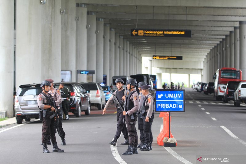 Aparat gabungan menjaga ketat area Bandara Kertajati