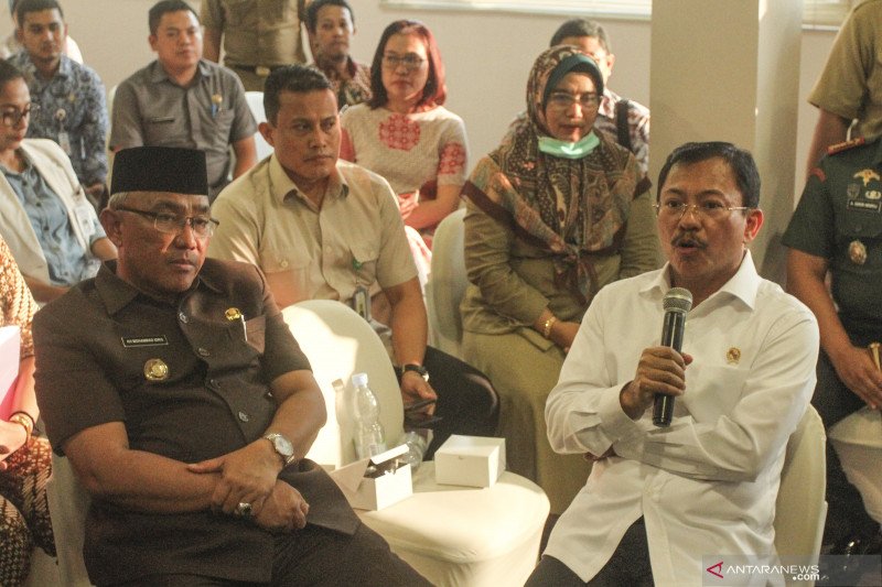 Menteri Kesehatan resmi tetapkan PSBB di Bogor, Depok, dan Bekasi