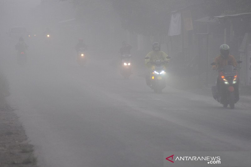 Pascaerupsi Merapi, warga Selo Boyolali tetap beraktivitas biasa