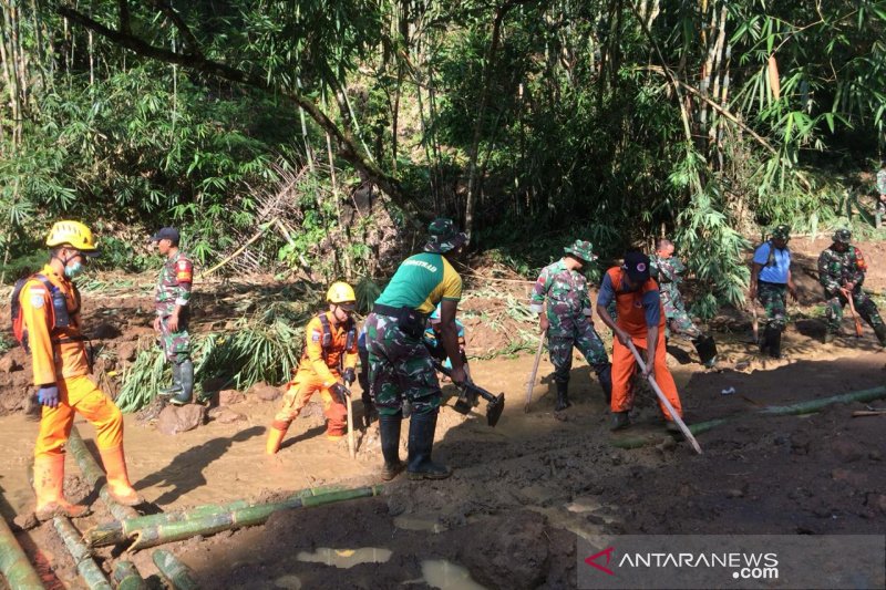 Pencarian korban longsor Cisayong di Tasikmalaya belum berhasil hingga hari ke-5