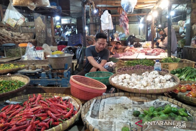 Bawang Bombai meroket jadi Rp90.000 per kilogram di pasar Cianjur