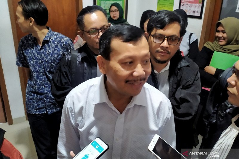 Iwa Karniwa bela diri tak bersalah dan minta dibebaskan