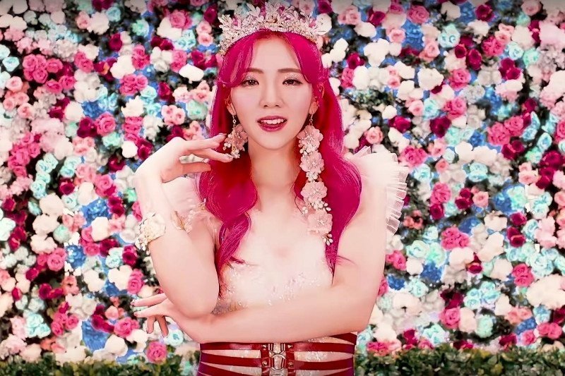 Girlband K-pop besutan Chelsea Olivia dan Glenn Alinskie debut rilis video klip "Aria"