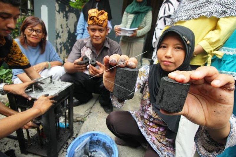 Pelatihan Pembuatan Briket Arang Organik