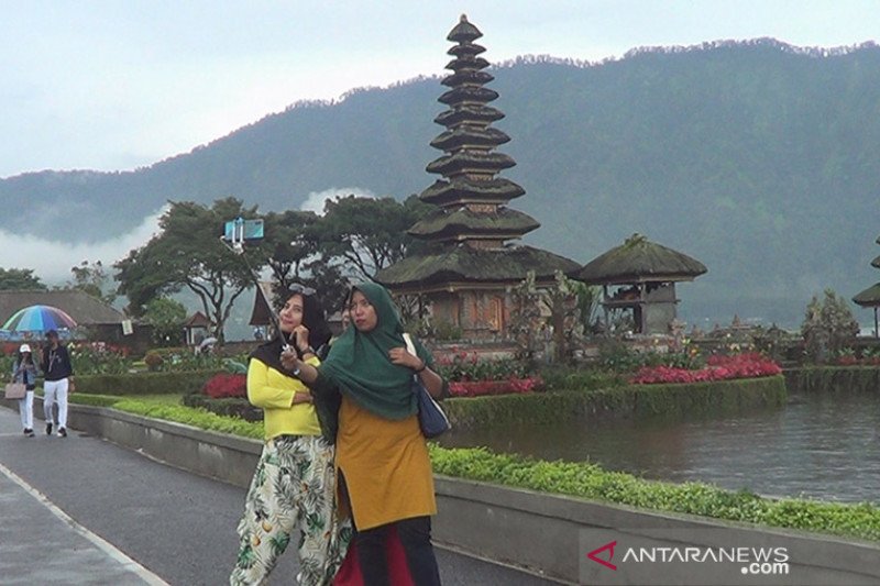 Presiden Jokowi minta sektor pariwisata fokus garap wisatawan domestik