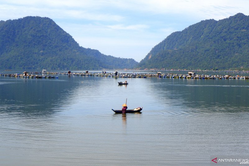 Support Lake Maninjau tourist attraction, West Sumatra legislator proposes flyover at Kelok 44