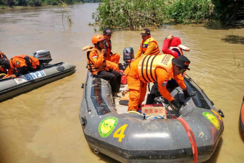 Tim SAR masih cari korban tenggelam di Sungai Cimanuk Majalengka