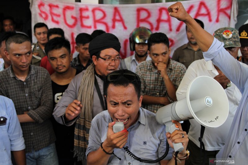 BENTROK APARAT DESA DENGAN SATPOL PP KONAWE