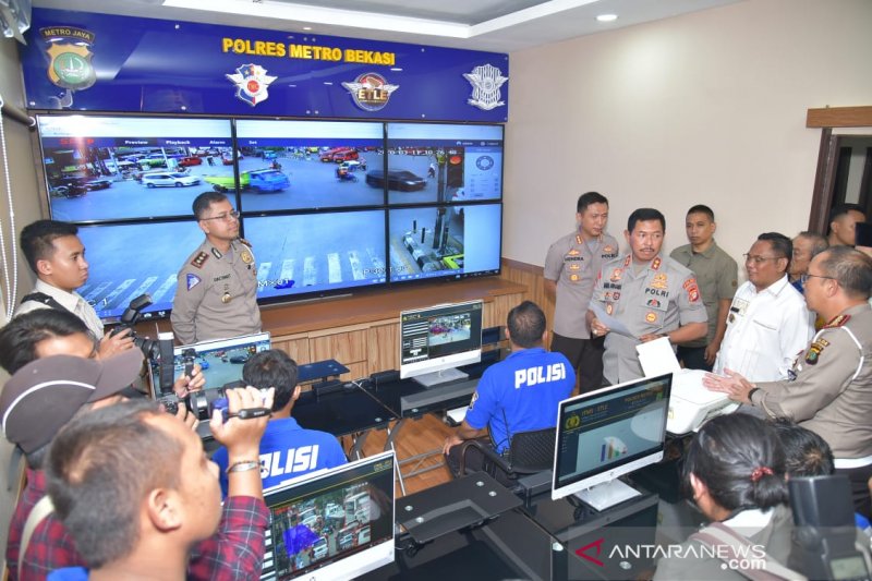 Polres Bekasi mulai uji coba tilang elektronik di Jalan RE Martadinata