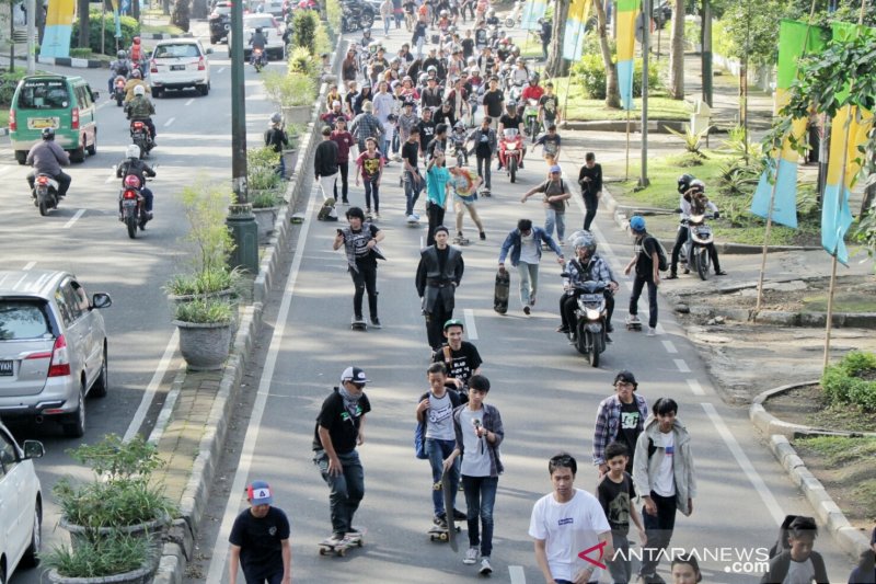 Kota Bandung belum berencana hentikan CFD karena masih aman dari corona