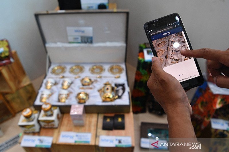 Tas dan jam mewah dari perkara korupsi dilelang