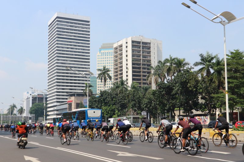 Bersepeda sebagai alat transportasi tangkal sebaran COVID-19 ...