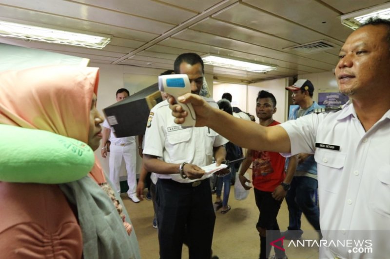 Penumpang kapal Pelni diwajibkan cek suhu