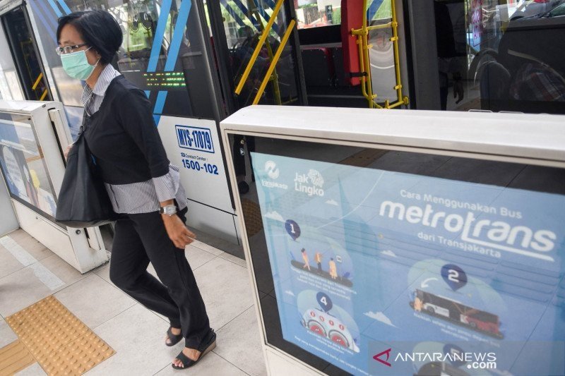 Cegah penyebaran COVID-19, seluruh transaksi TransJakarta nontunai