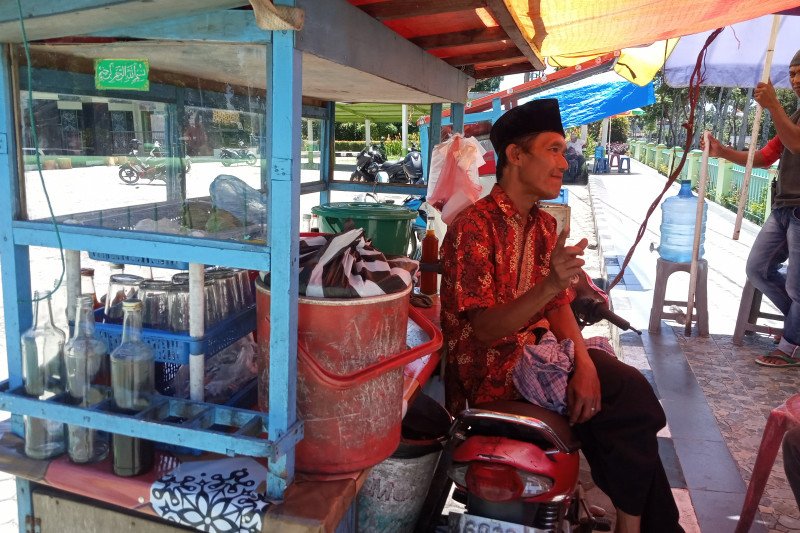 Wabah Corona mulai berdampak pada penjualan makanan di Agam