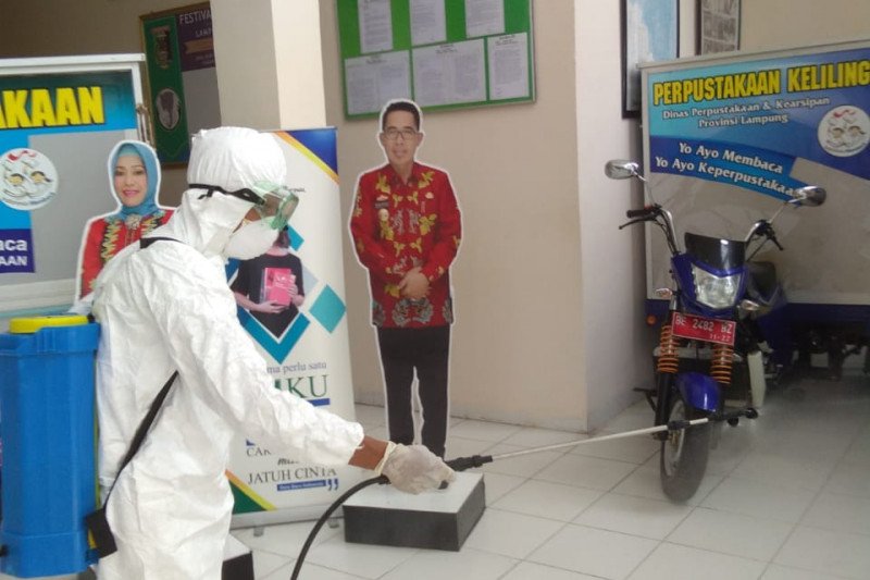 Perkantoran di Kabupaten Lampung Timur disemprot disinfektan