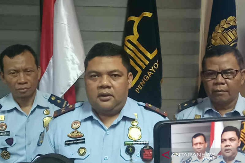 Dampak COVID-19,  pembuatan paspor di Imigrasi Cirebon turun 60 persen