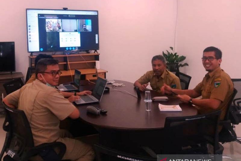 Antisipasi penyebaran COVID-19, musrenbang Pesisir Selatan gunakan konferensi video