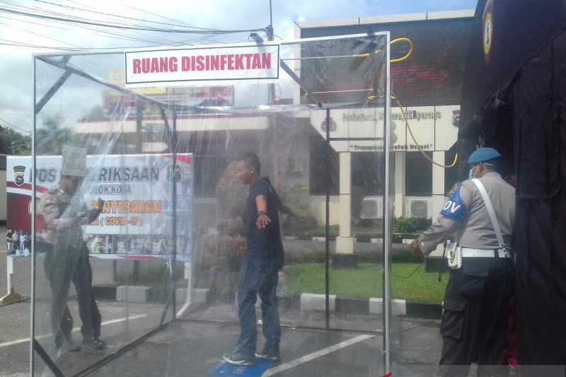 Polres Solok Kota dirikan posko kesehatan dan ruang penyemprotan disinfektan cegah corona