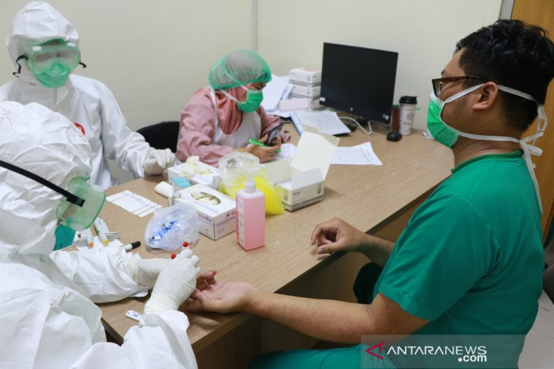 320 tenaga medis dan 72 PDP di Bogor jalani tes cepat COVID-19