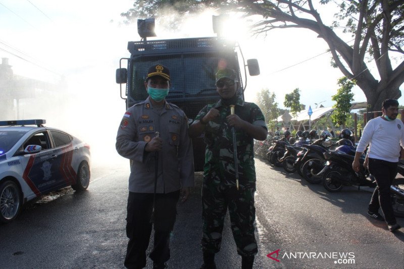 Polres Palu-Kodim Donggala juga ikut semprotkan disinfektan