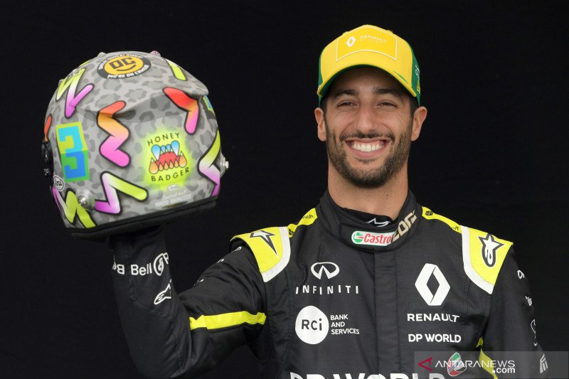 Renault bakal potong gaji Ricciardo akibat pandemi corona