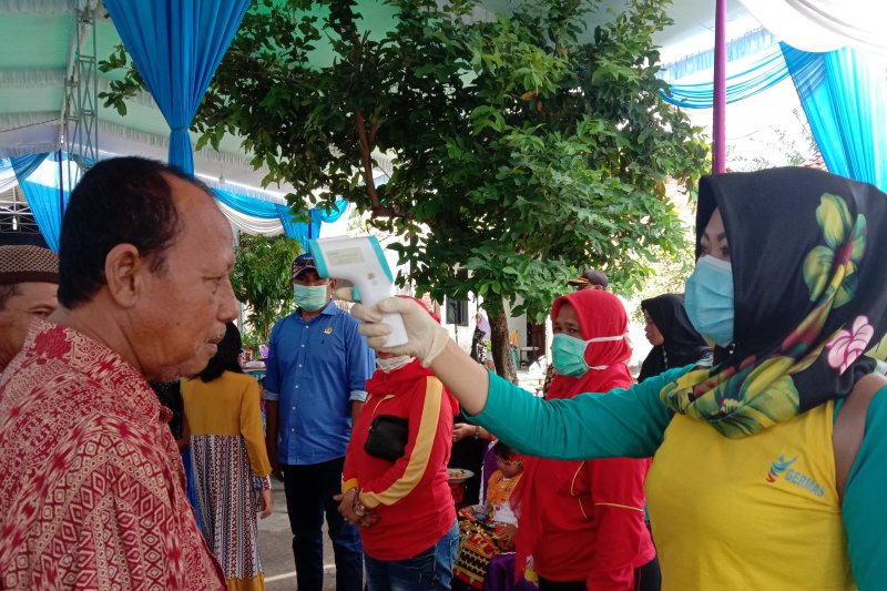 DPRD Lampung bersama Pokdarkamtibmas Labuhan Maringgai Cegah Corona