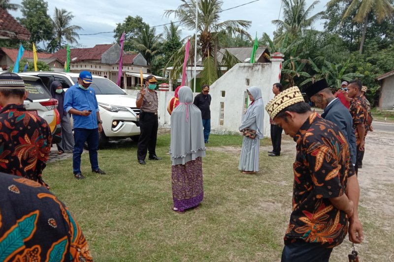 DPRD Lampung bersama Pokdarkamtibmas Labuhan Maringgai Cegah Corona