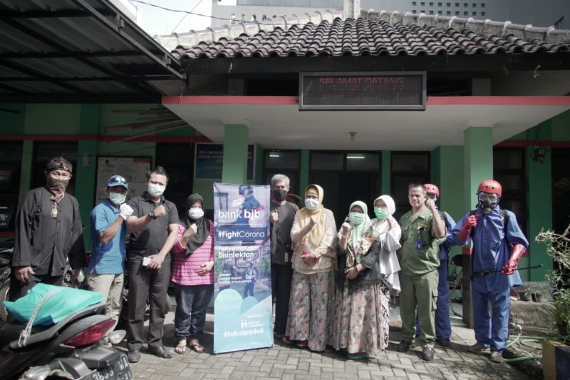 Bank BJB disinfeksi fasilitas publik di Bandung