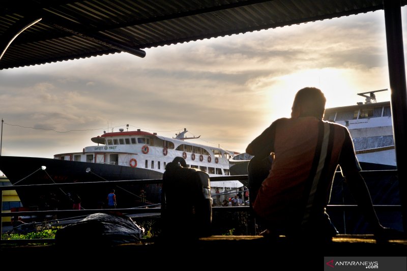 PENURUNAN JUMLAH PENUMPANG ANTAR PULAU