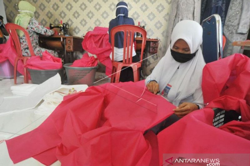 Alat Pelindung Diri tenaga kesehatan kurang, Dinkes Padang berdayakan UMKM