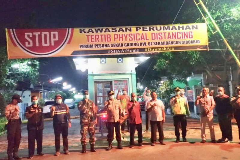 Sidoarjo terapkan "physical distancing"