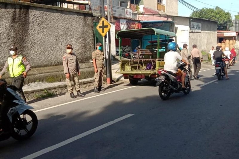 Pemkot Mataram tutup operasional Pasar Panglima waspadai COVID-19
