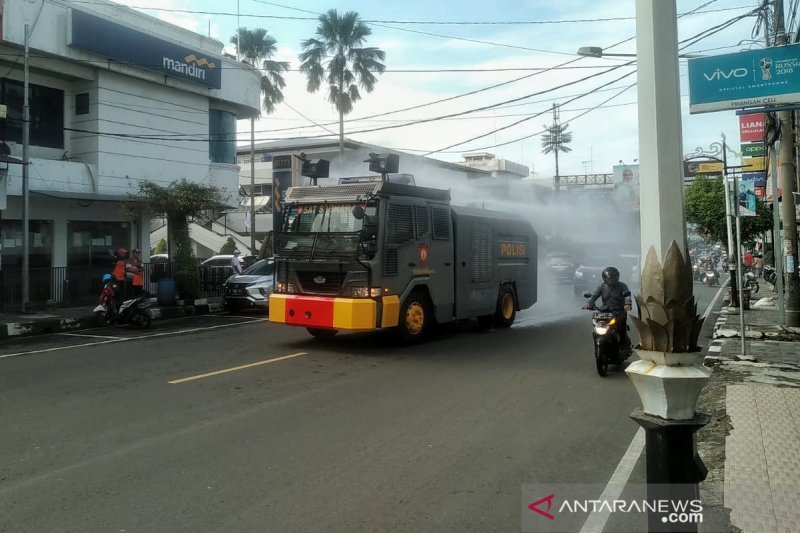 Polda Jabar sudah instruksi ke polres untuk penyemprotan disinfektan