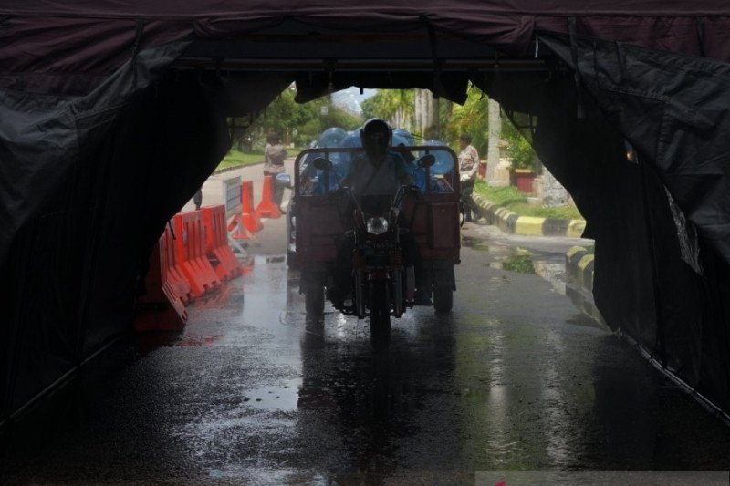 Masyarakat diminta hati-hati semprotkan cairan desinfektan ke badan