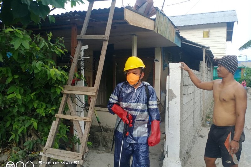 Gerindra Sulteng gencarkan penyemprotan disinfektan di Kota Palu