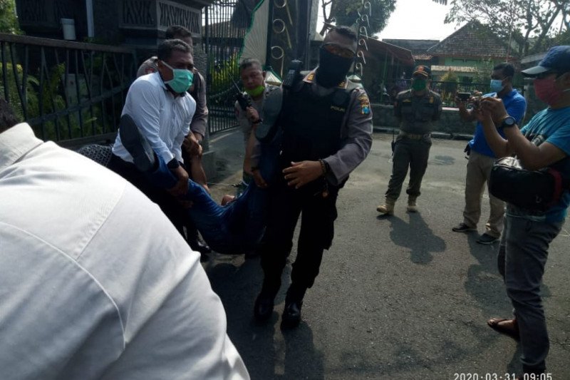 Gebrak mobil Bupati Tulungagung, wartawan ditangkap polisi