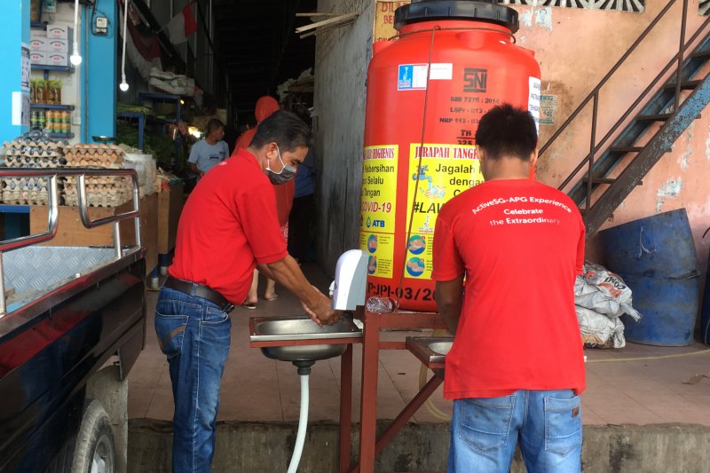 Layanan cuci tangan di tempat umum di Batam