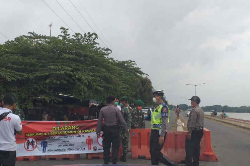 Gugus Tugas COVID-19 Indramayu mulai lakukan penyekatan terbatas area publik