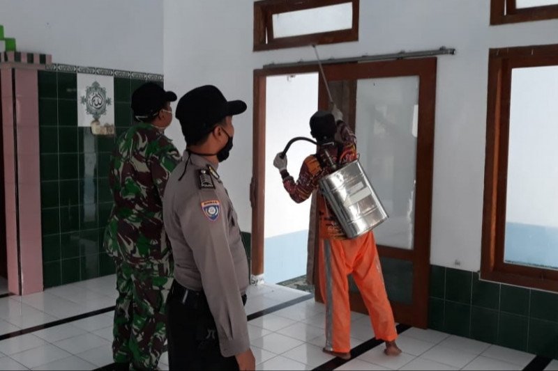 5.312 wilayah desa di Jawa Barat disemprot disinfektan cegah corona