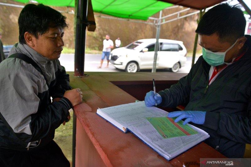 PEMERIKSAAN KESEHATAN DI PERBATASAN MINAHASA TENGGARA