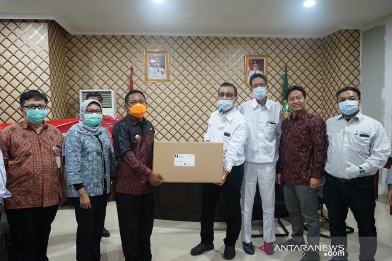 Pemkab Bekasi terima bantuan 5.000 APD