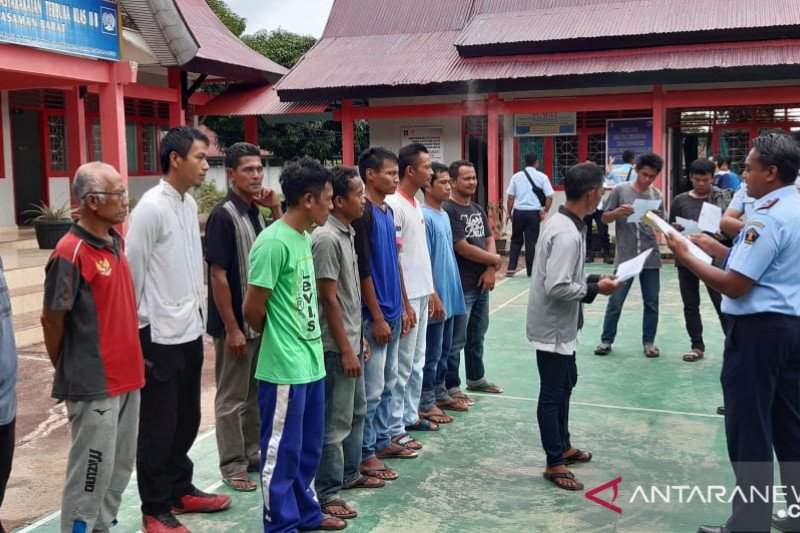 Walau bebas, Warga binaan peroleh asimilasi tetap diberi bimbingan
