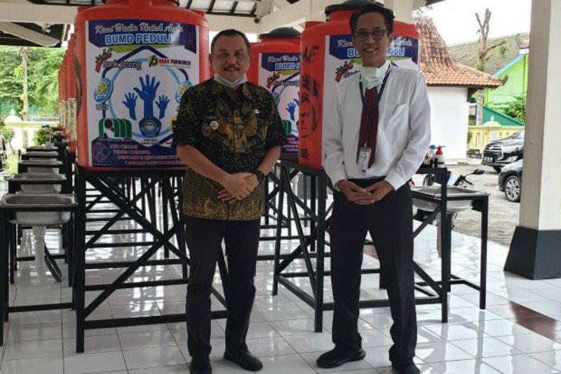 Bank Jateng Cabang Purworejo Berikan Bantuan Perlengkapan Cuci Tangan Pakai Sabun Antara Jateng