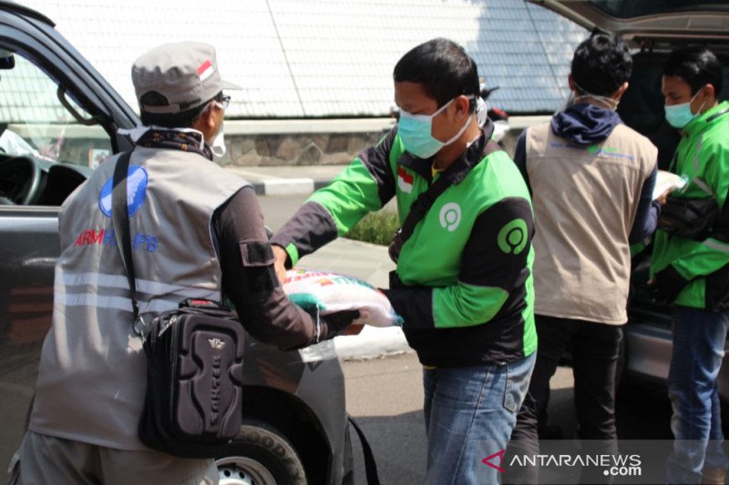HA-IPB bantu warga terdampak wabah COVID-19 di Bogor