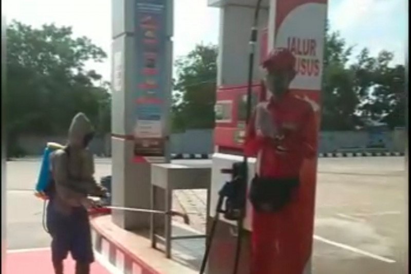 Kegiatan disinfeksi di SPBU Mesuji
